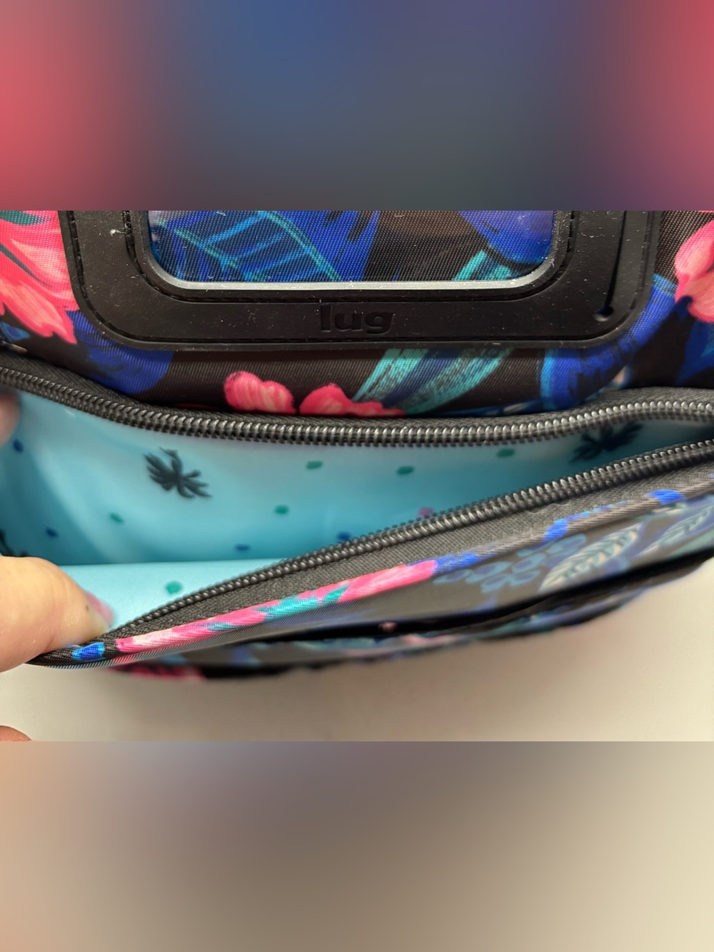 MAKE AN OFFER! EUC Lug RESORT BLACK PUDDLE JUMPER Convertible Tote Bag Blue Pink - Picture 5 of 12
